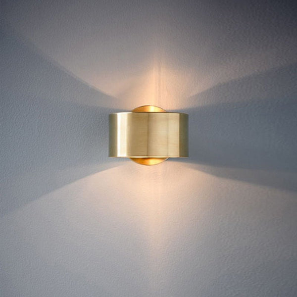 1 - Light Modern Wall Sconce in Brushed Brass Finish - Yiilighting