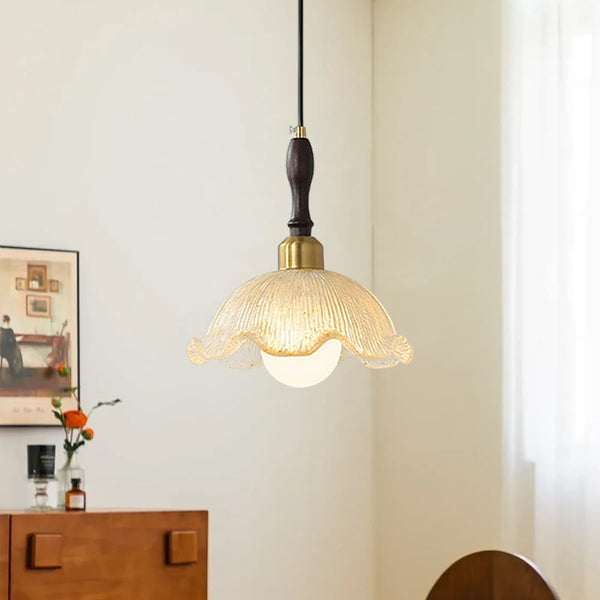 Vintage French 1 - Light Ruffled Gold - Leaf Resin Pendant Light - Yiilighting